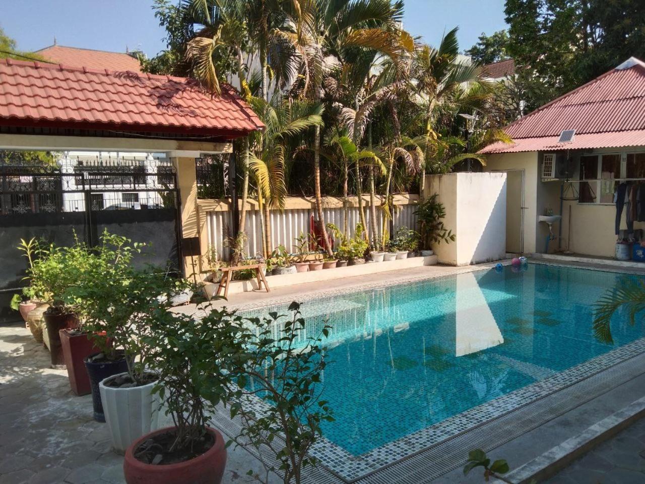 Room 7 - Studio In A Villa 5Mn Walk From The Royal Palace With Swimming Pool Phnom Penh Exteriör bild